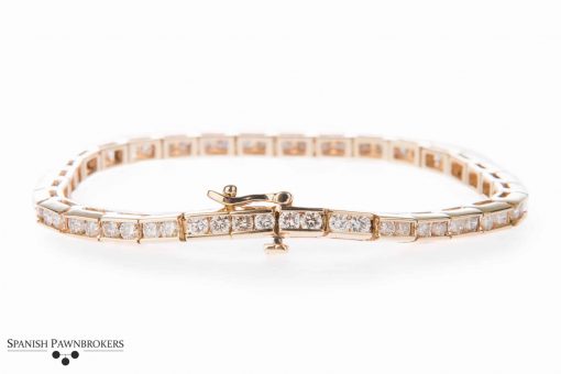 Pre-owned Diamond Tennis bracelet made of 14-carat yellow gold with 3.84 carats of round brilliant cut diamonds