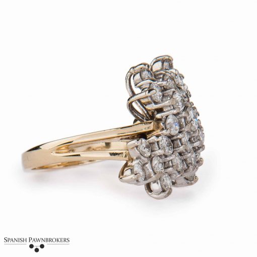 Pre-owned Diamond Cluster Ring set with round brilliant cut diamonds and made of 14-carat yellow gold