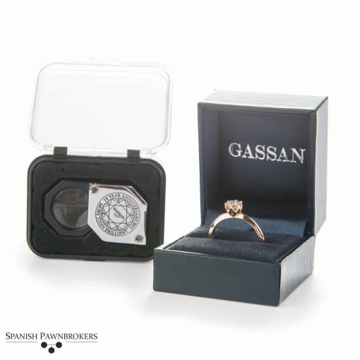 Pre-owned ladies Diamond solitaire set with a 0.30 carat round brilliant cut diamond made of 18-carat rose gold with box