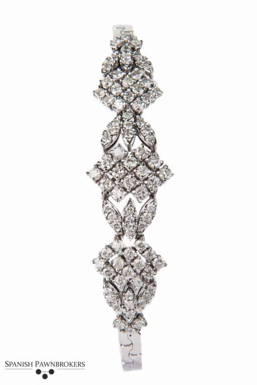 Pre-owned fancy ladies Diamond bracelet made of 14-carat white gold with a total carat weight of 2.34 carats
